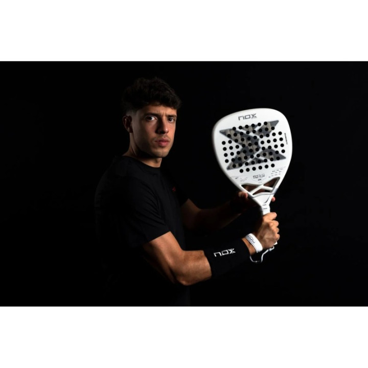 Raquette De Padel Nox AT10 Luxury Genius Attack 12K Alum Xtrem Agustín Tapia 2026